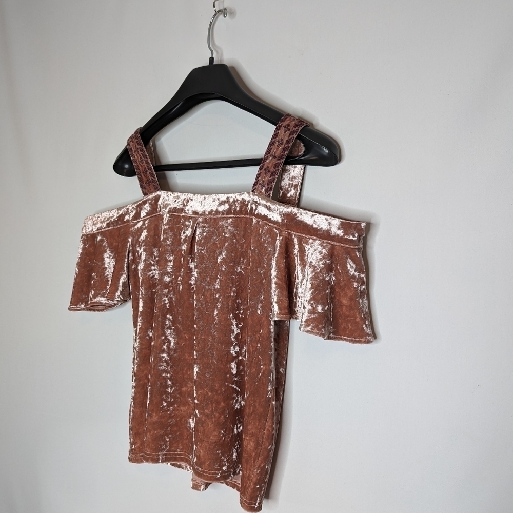 Lucky Brand Cold Shoulder Pink Velvet Top - Picture 8 of 13